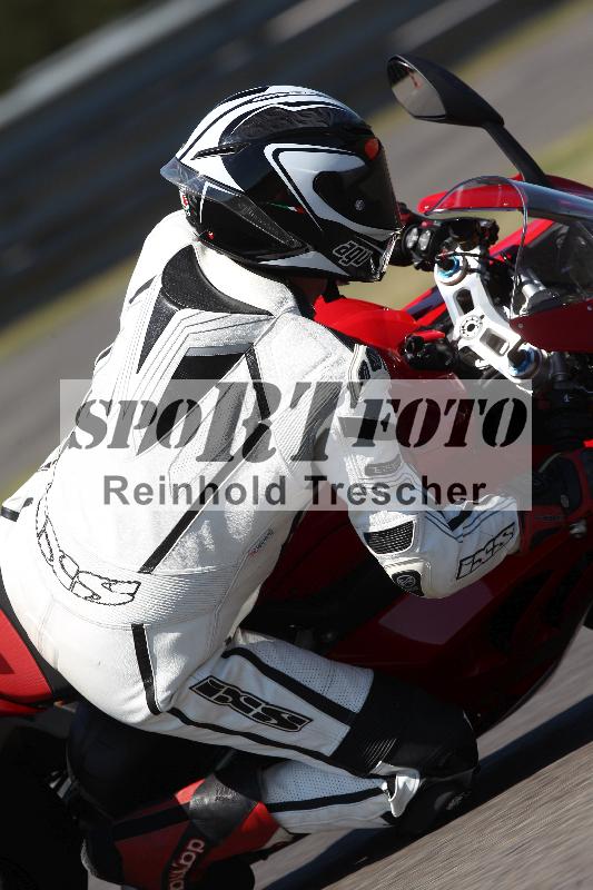 Archiv-2022/50 09.08.2022 MSS und TÖFF Track Day ADR/Gruppe rot/backside